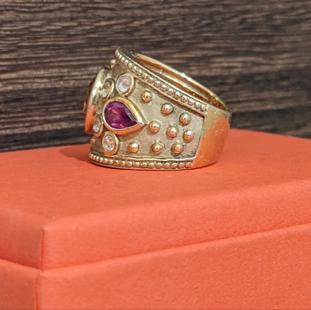 Beautiful Ring - Picture 4 of 6